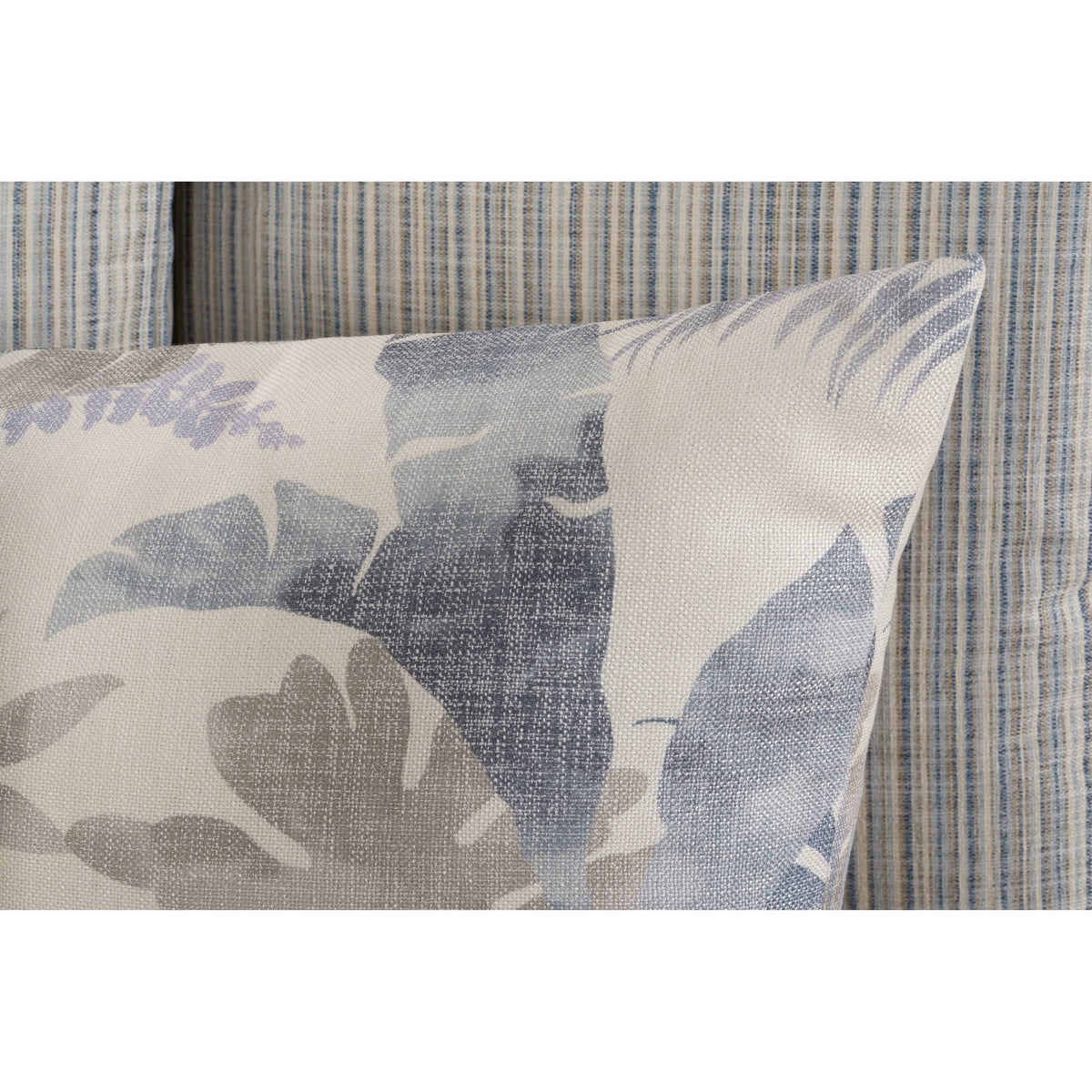 Tropical 6 Piece Duvet Cover Set with Duvet Insert M836014