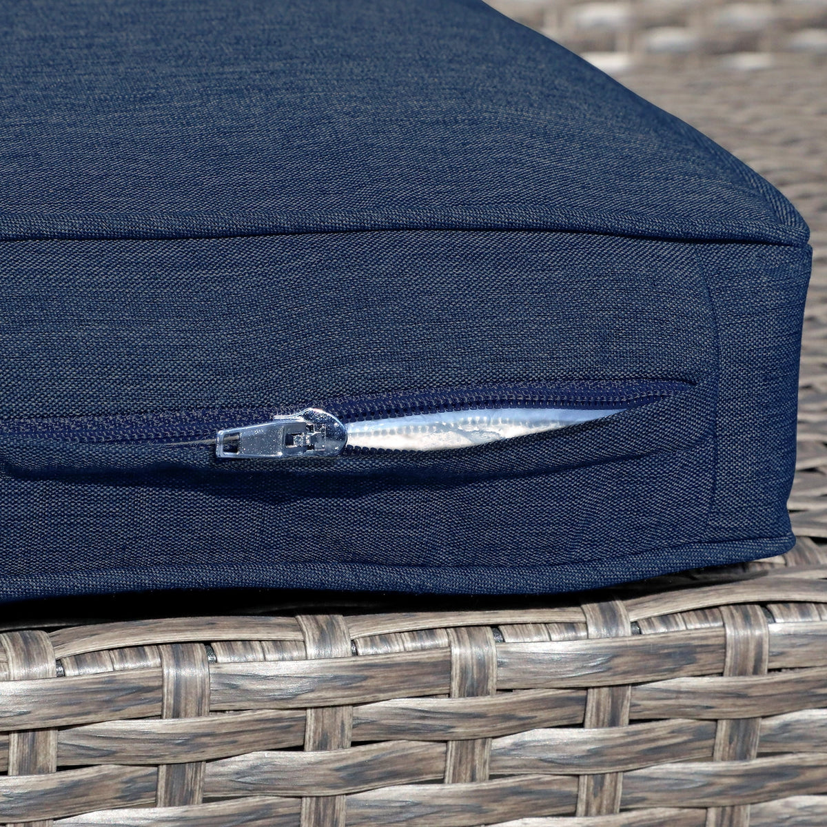 Navy Blue PE Rattan 3 Piece Chaise Lounge Chair with Coffee Table E486