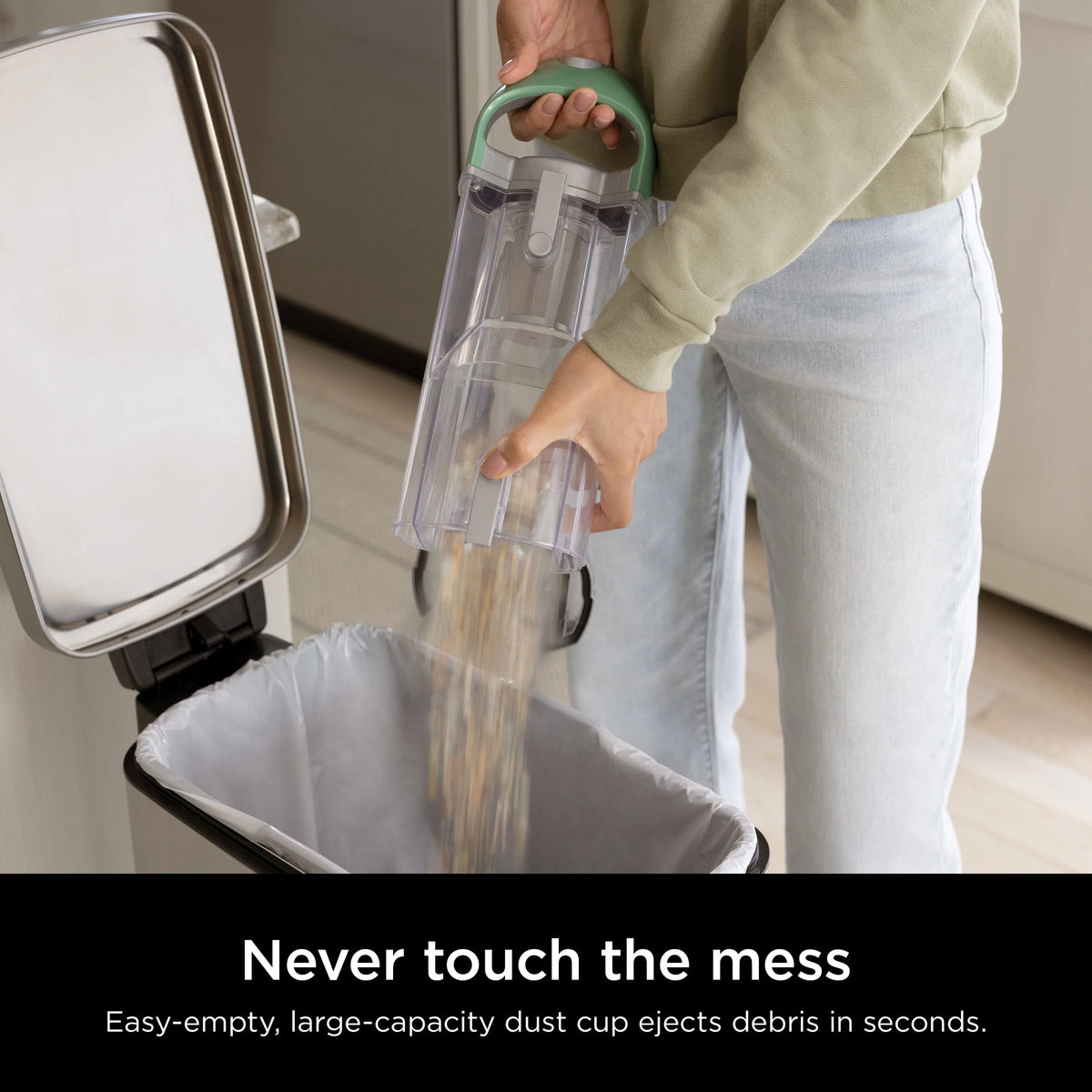 Cordless Vacuum with Charging Dock C566280