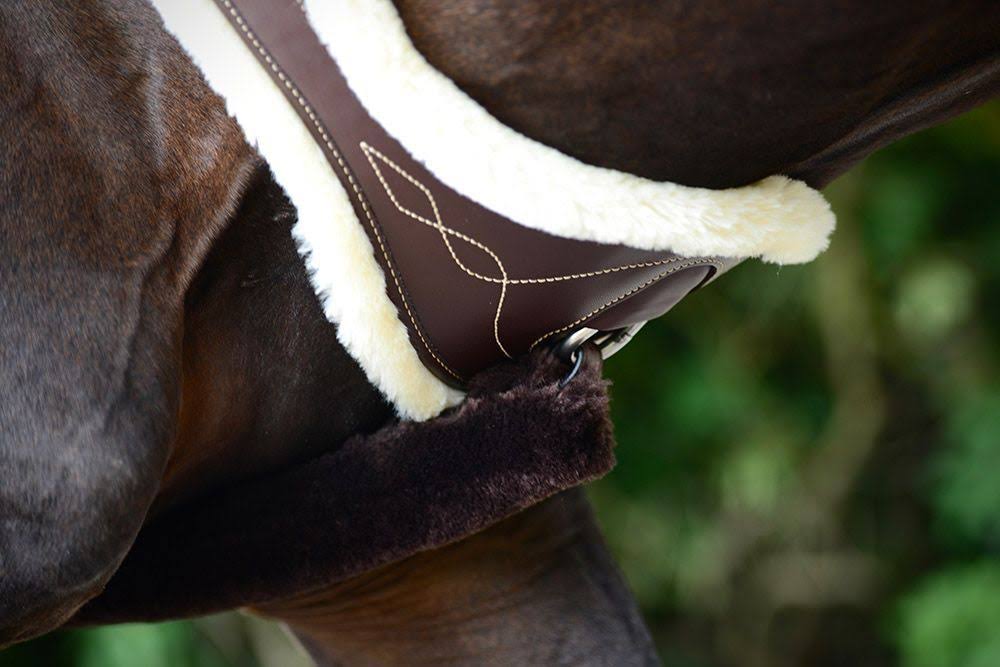 Lambskin Anatomical Saddle Girth A6139