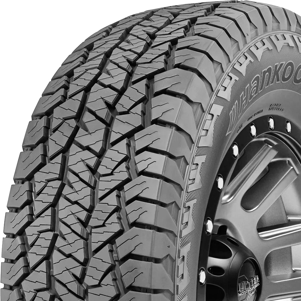 255/70R18 113T Tire G5695